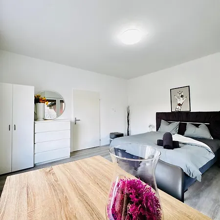 Cozy 2br & Lr With Balcony Near Museum Gugging * Klosterneuburg