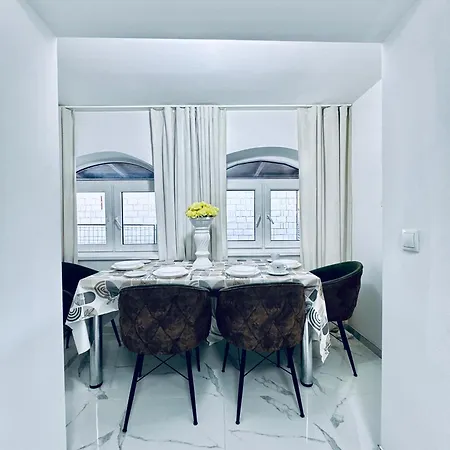 Cozy 2br & Lr With Balcony Near Museum Gugging Διαμέρισμα Klosterneuburg