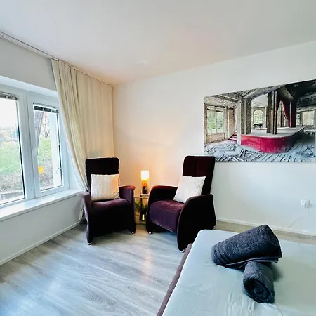 דירה Cozy 2br & Lr With Balcony Near Museum Gugging קלוסטרניובורג