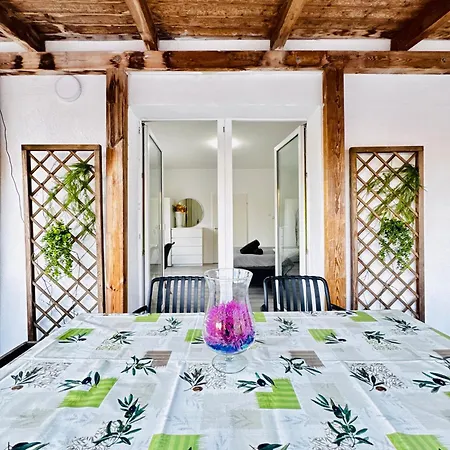 Διαμέρισμα Cozy 2br & Lr With Balcony Near Museum Gugging